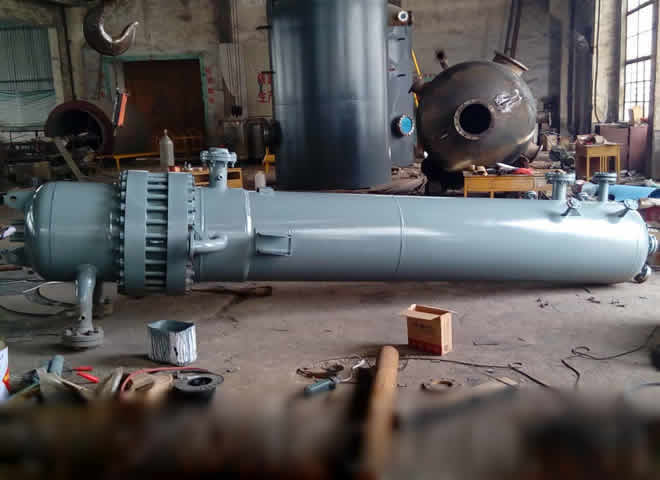 低压加热器,加热器,疏冷螺管,低压加热器工作原理,低压加热器技术,节能装置,锅炉,电力设备,U型管,汽轮机,加热装置